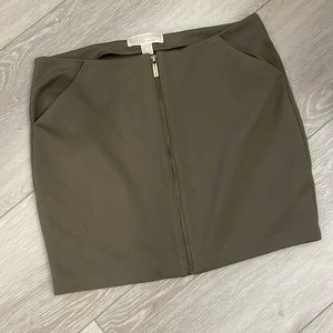 Michael’s Kors Olive zip front Skirt